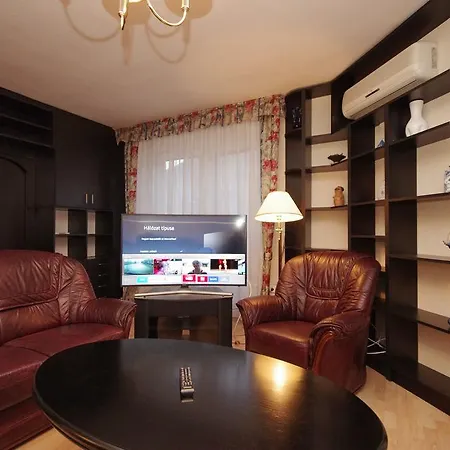 Csillag Deluxe Apartment
